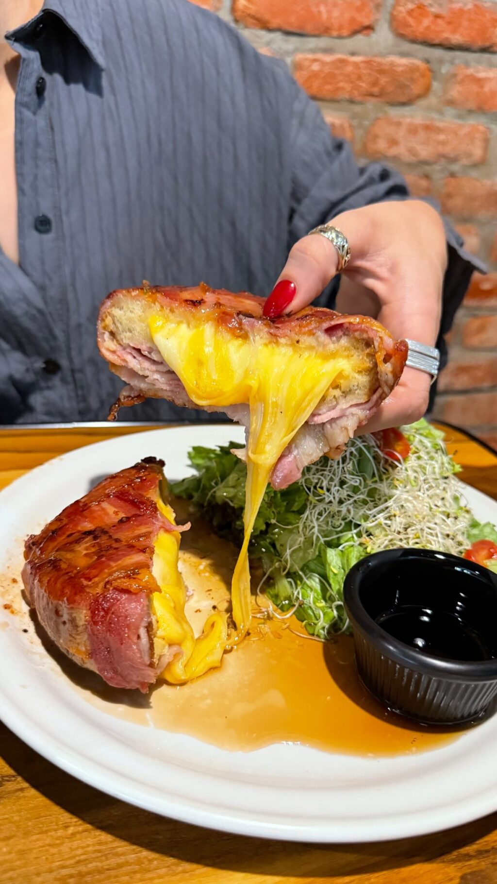 Instagram post from elterriblejuancafe. This post is in position 0.